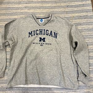 Authentic NCAA Michigan Wolverines crew neck sweatshirt, large